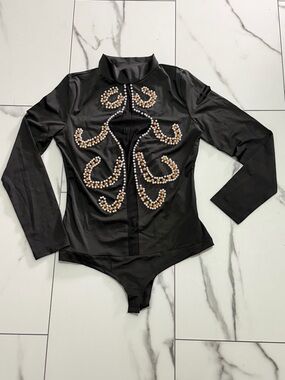 chic Black Satin-Look Top with Pearl Accent